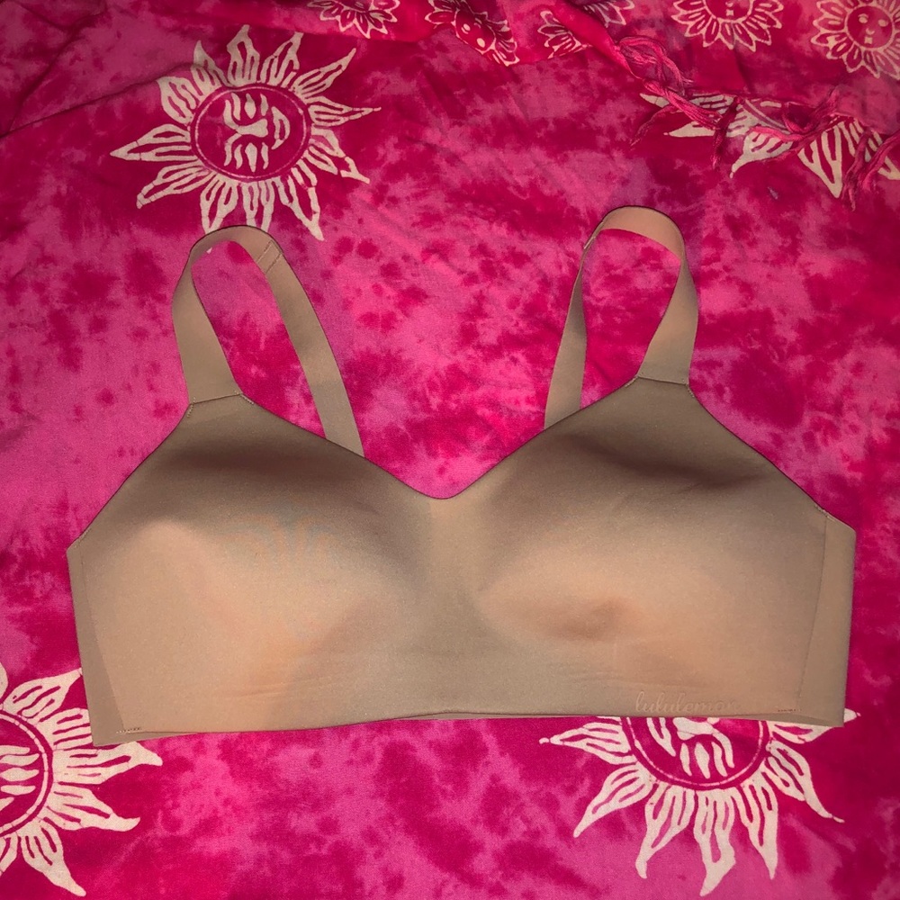 Tan lululemon bra